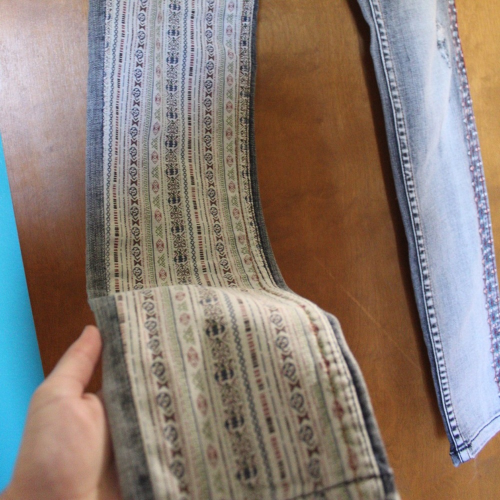 Aztec Pattern Jeans - Picture 6 of 8